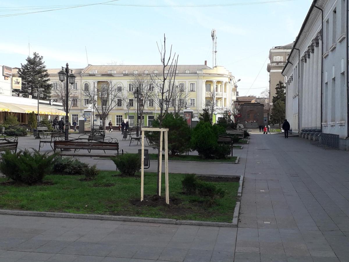 Апартаменты На Проспекте Почтовый Kryvy Rih Buitenkant foto