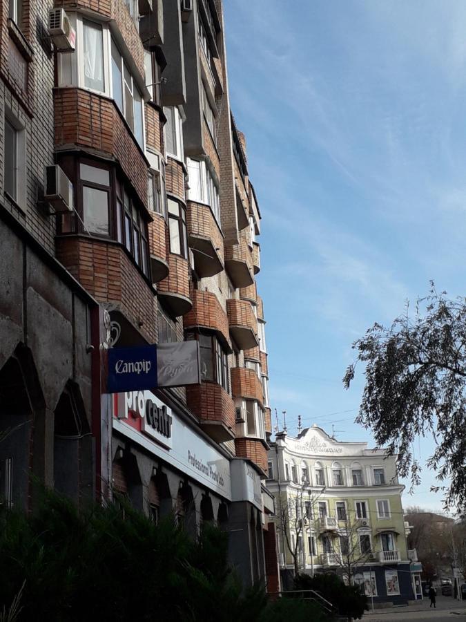 Апартаменты На Проспекте Почтовый Kryvy Rih Buitenkant foto