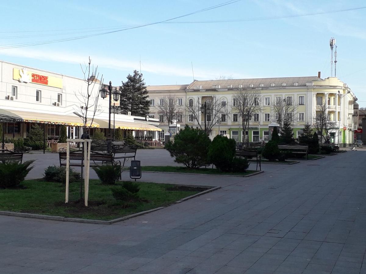 Апартаменты На Проспекте Почтовый Kryvy Rih Buitenkant foto